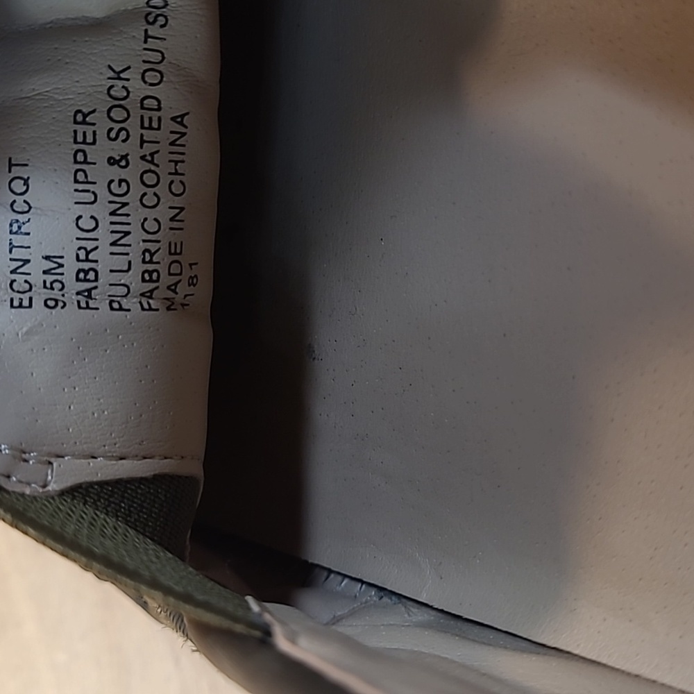Steve Madden ECNTRCQT Womens Olive Slip On Sneakers - Picture 10 of 10